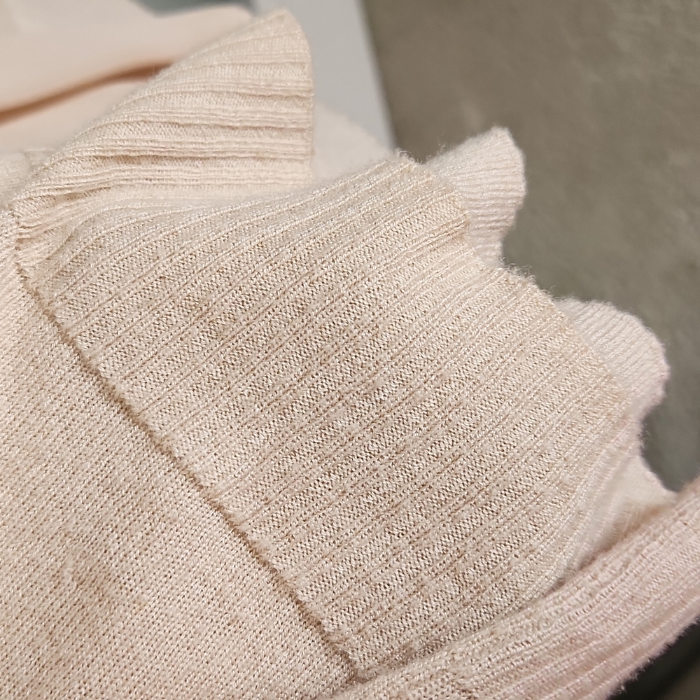 Sweater - Picture 5 of 6